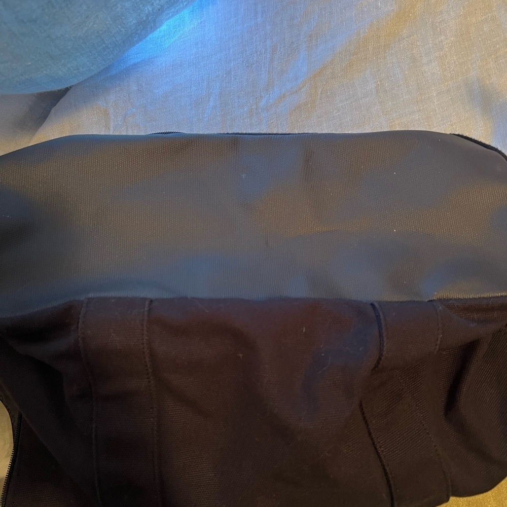 Saint James weekend tote bag. Cotton. Black. Zipper all around. Well made. - Picture 12 of 12